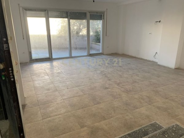 Tirane, shes apartament 2+1+2+VERANDE , 186 m² 250.000 € (Kopshti Botanik Zoologjik)