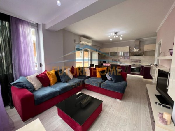 Tirane, shitet apartament 3+1+Ballkon Kati 2, 144 m² 231.000 € (LIQENI I THATE)