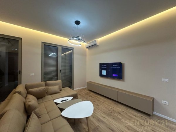 Tirane, jap me qera apartament 1+1+POST PARKIMI , 73 m² 1.000 € (Kompleksi Delijorgji)
