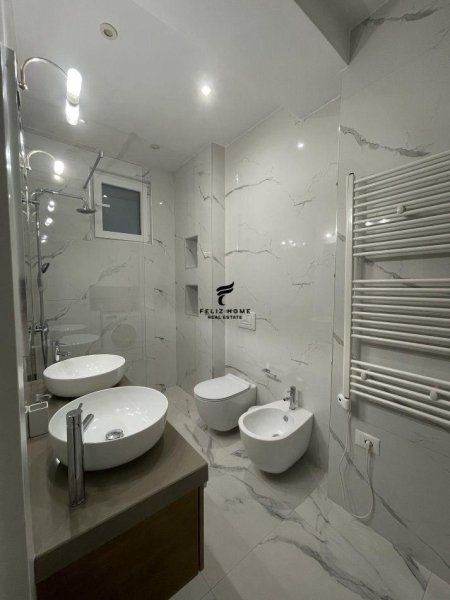 Tirane, jepet me qera apartament 2+1 Kati 2, 83 m² 750 € (PORCELANI)