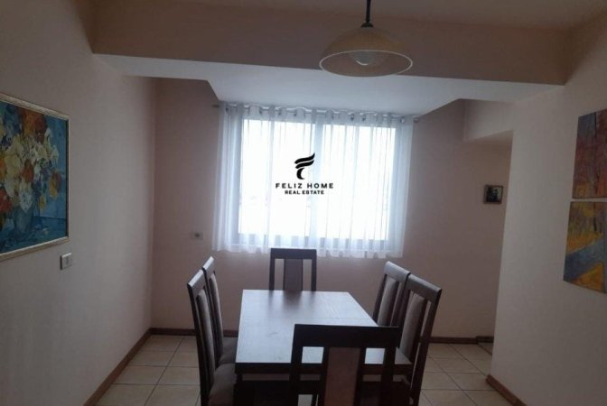 Tirane, jepet me qera apartament 3+1 Kati 6, 110 m² 550 € (ISH EKSPOZITA)