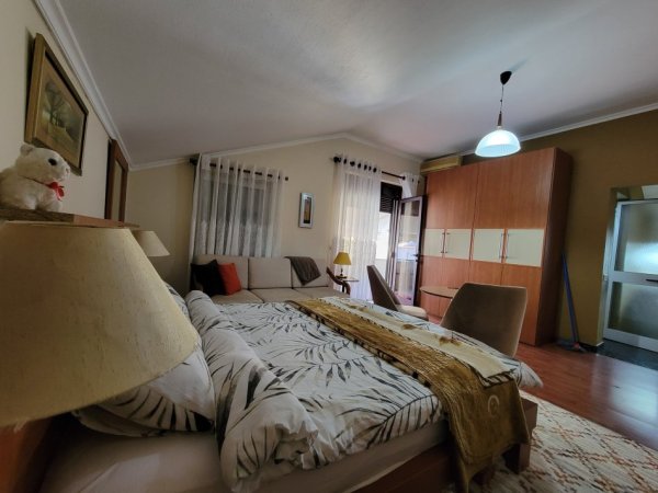 Tirane, jepet me qera Vile 1+1 Kati 2, 62 m² 500 € (Rruga e Kosovareve)