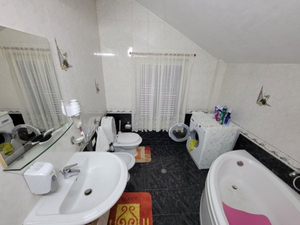 Tirane, jepet me qera Vile 1+1 Kati 2, 62 m² 500 € (Rruga e Kosovareve)