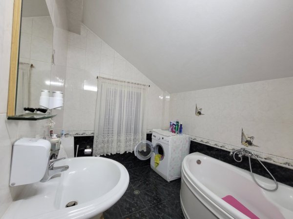 Tirane, jepet me qera Vile 1+1 Kati 2, 62 m² 500 € (Rruga e Kosovareve)