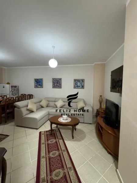 Tirane, jepet me qera apartament 2+1+Ballkon Kati 4, 93 m² 650 € (KOMUNA E PARISIT)