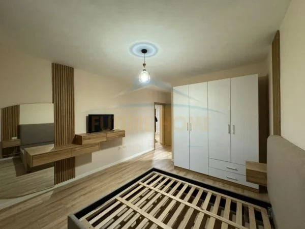 Tirane, shitet apartament 2+1 Kati 5, 96 m² 133.000 € (Unaza e Re)