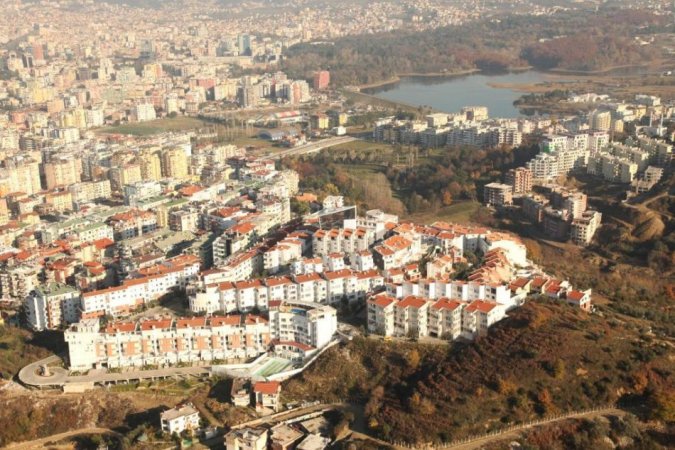 Tirane, shitet apartament 2+1 Kati 3, 90 m² 180.000 € (Kodra e Diellit)