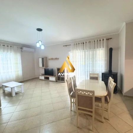 Tirane, jepet me qera apartament 2+1+Ballkon Kati 6, 120 m² 800 € (KOPSHTI BOTANIK)