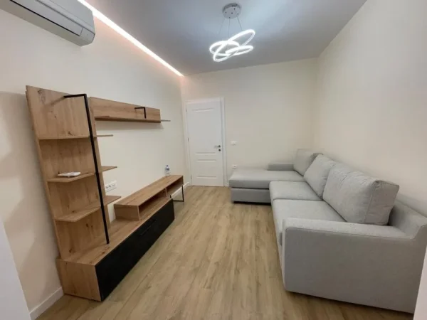 Tirane, shitet apartament 2+1 Kati 1, 62 m² (Medreseja)