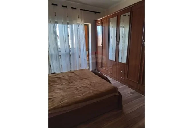 Tirane, jepet me qera apartament 2+1 Kati 4, 75 m² 650 € (21 Dhjetori)