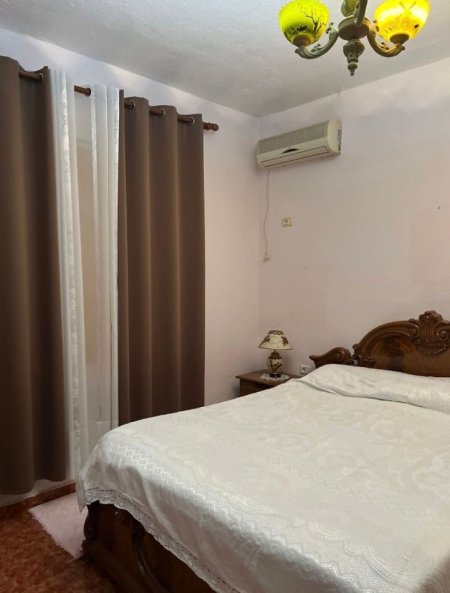 Tirane, jepet me qera apartament 2+1+Ballkon Kati 1, 120 m² 500 € (Laprake)