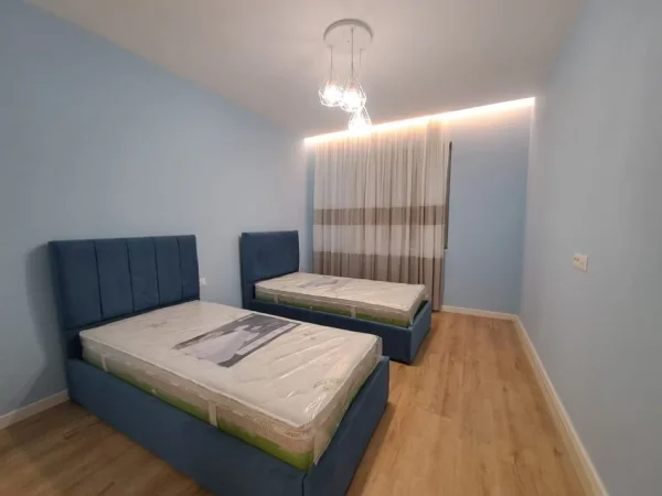 SHITET APARTAMENT 2+1 TEK MEDRESEJA I SAPOINVESTUAR
