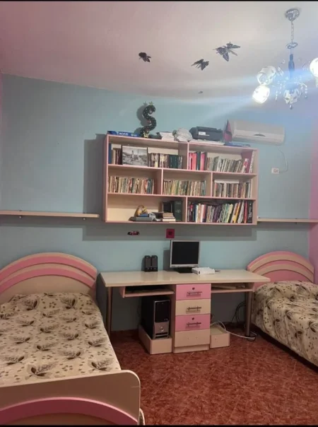 Tirane, jepet me qera apartament 2+1+Aneks+Ballkon Kati 1, 120 m² 460 € (Spitali Ushtarak)