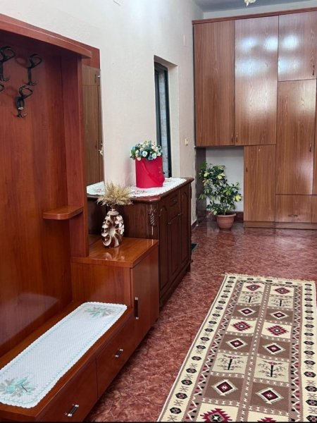 Tirane, jepet me qera apartament 2+1+Aneks+Ballkon Kati 1, 120 m² 460 € (Spitali Ushtarak)