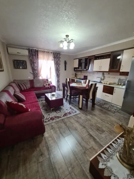 !!!! SUPER CMIM !!!  Ofrohet per shitje Super Apartament 2+1 ne zone e plazhit ne Durres, prane Ilirias