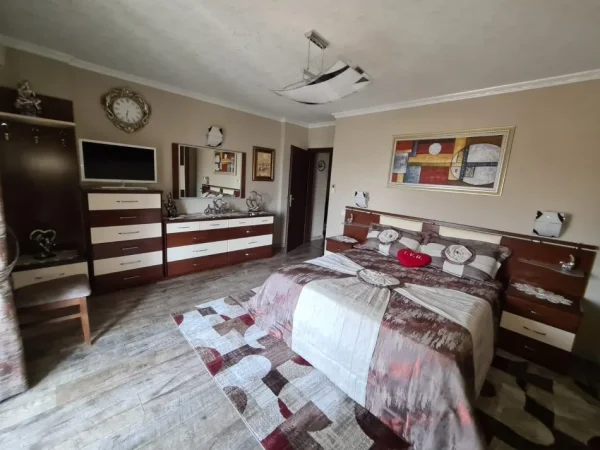 !!!! SUPER CMIM !!!  Ofrohet per shitje Super Apartament 2+1 ne zone e plazhit ne Durres, prane Ilirias