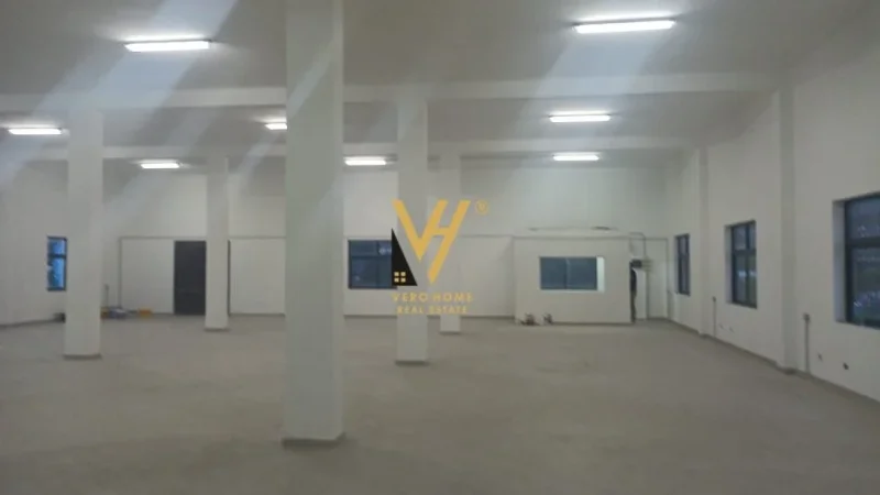 Tirane, jepet me qera magazine Kati 0, 1.500 m² 6.000 € (AKSIN TIRANE- DURRES)