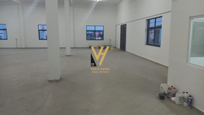 Tirane, jepet me qera magazine Kati 0, 1.500 m² 6.000 € (AKSIN TIRANE- DURRES)