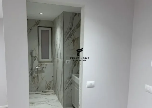 Tirane, jepet me qera dyqan Kati 0, 75 m² 2.500 € (RRUGA E ELBASANIT)