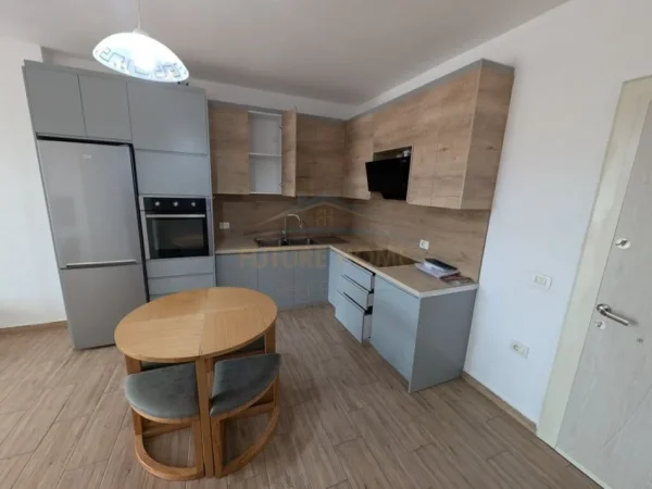 Tirane, shitet apartament 1+1 Kati 8, 68 m² 95.000 € (Unaza e Re)