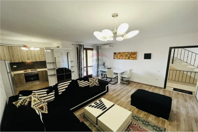 Tirane, jepet me qera apartament 2+1+Ballkon , 102 m² 600 € (Kopshti Botanik - Kopshti Botanik, Shqipëri)