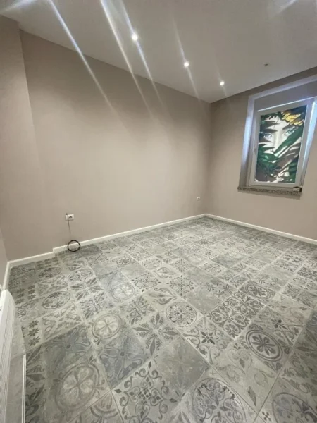 Tirane, jepet me qera apartament 2+1 Kati 1, 64 m² 700 € (stadiumi dinamo)