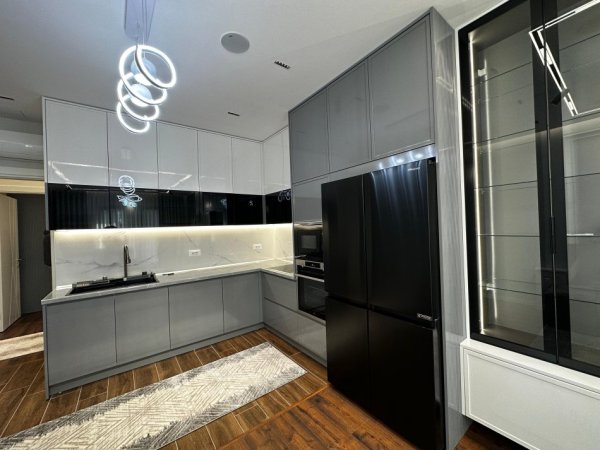 Shqiperi, jepet me qera apartament 2+1 Kati 3, 124 m² 1.000 € (Farmacia 10)