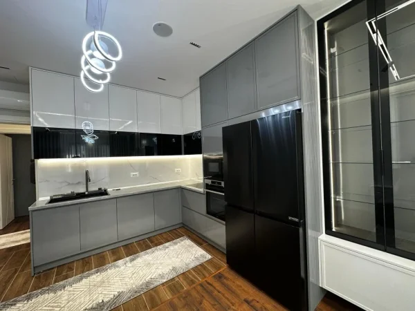 Shqiperi, jepet me qera apartament 2+1 Kati 3, 124 m² 1.000 € (Farmacia 10)
