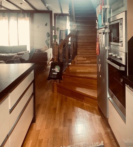 Tirane, jepet me qera Vile 4+1 Kati 3, 180 m² 1.200 € (Rruga Hermann Gmeiner)