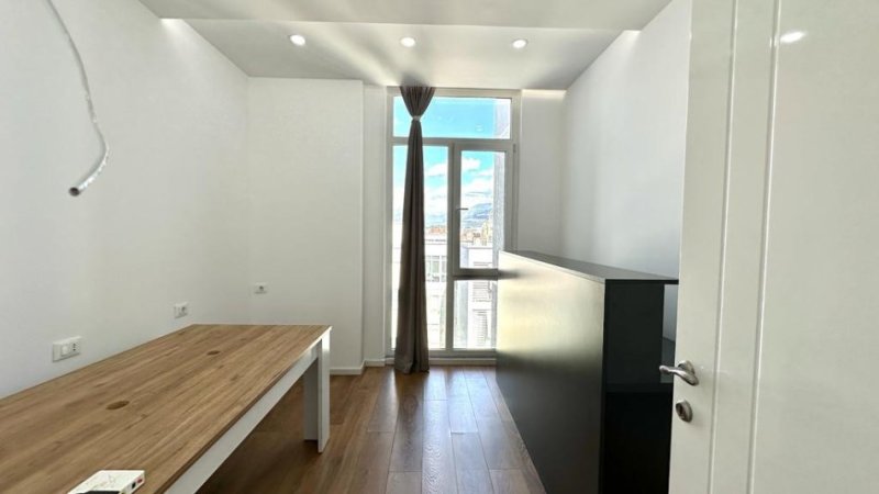 Tirane, jepet me qera zyre Kati 8, 91 m² 800 € (KOMPLEKSI KIKA 2 KOMUNA E PARISIT)