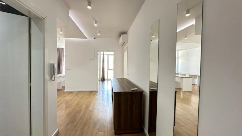 Tirane, jepet me qera zyre Kati 8, 91 m² 800 € (KOMPLEKSI KIKA 2 KOMUNA E PARISIT)
