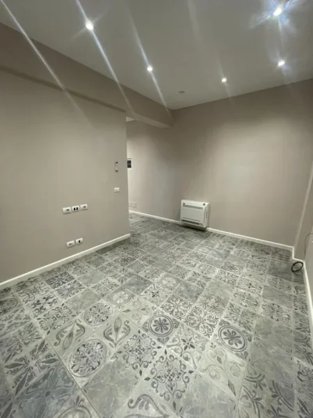 Tirane, jepet me qera apartament 2+1 Kati 1, 63 m² 700 € (Stadiumi Dinamo,Rruga Sulejman Delvina)