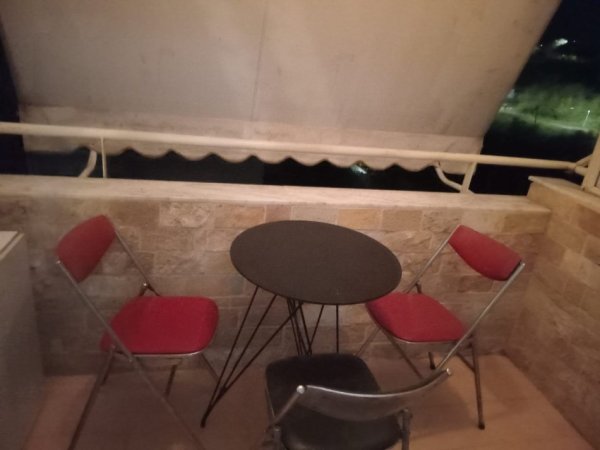 Tirane, jepet me qera apartament 1+1+Ballkon Kati 5, 80 m² 400 € (Fresku)