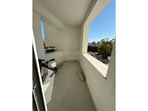 Tirane, jepet me qera apartament 2+1 Kati 2, 96 m² 450 € 