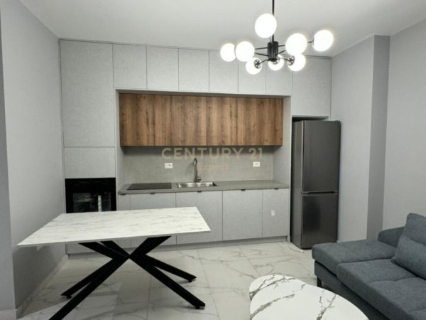 Tirane, jepet me qera apartament Kati 1, 98 m² 800 € 