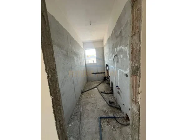 Tirane, shitet apartament 2+1 Kati 8, 119 m² 112.800 € (AutostradaTiranë-Durrës, Rr, Gryka e Kaçanikut)