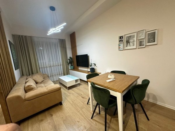 Tirane, jepet me qera apartament 1+1 Kati 5, 60 m² 600 €