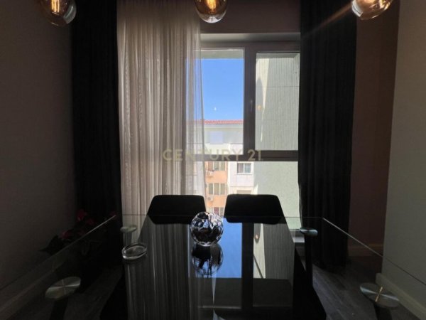 Tirane, shes apartament 2+1+2+POST PARKIMI , 102 m² 230.000 € (Kopshti Botanik Zoologjik)
