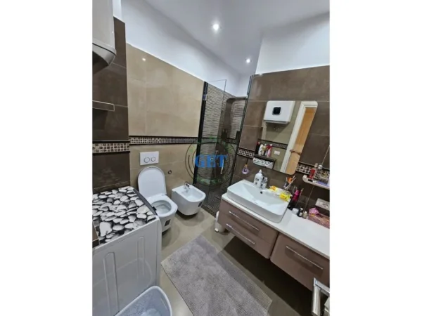Durres, shitet apartament 2+1+Ballkon Kati 4, 85 m² 170.000 € (Lagjia nr.6,Durres)