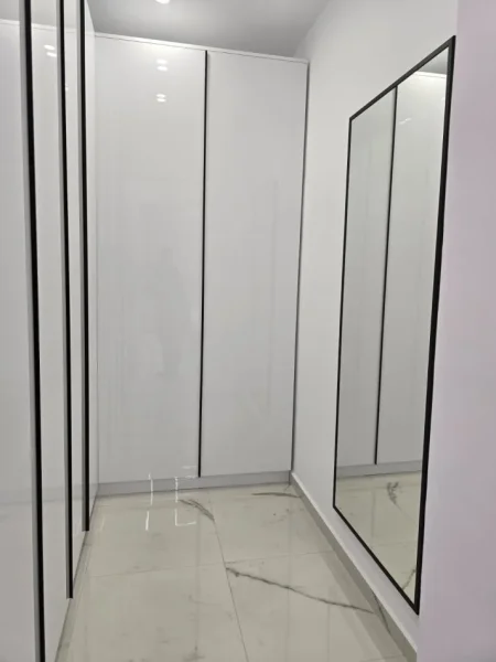 Tirane, jepet me qera apartament 1+1+Ballkon Kati 5, 75 m² 600 € (Kodra Diellit 1 ( Tek ish Universitet New Yourk))