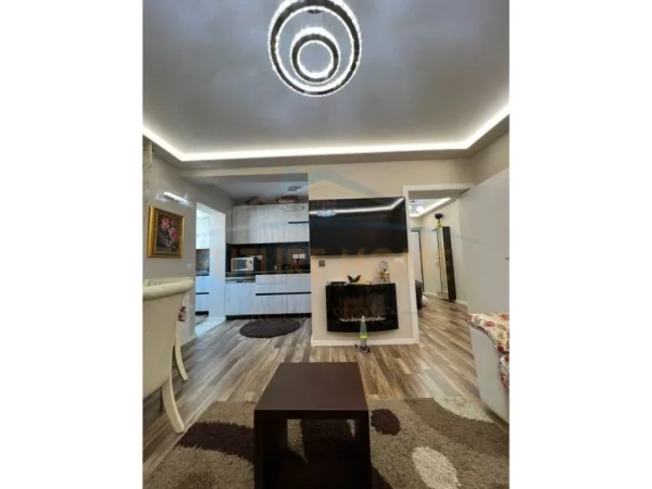 Tirane, shitet apartament 2+1+Ballkon Kati 5, 65 m² 150.000 € (Rruga Ferit Xhajko)