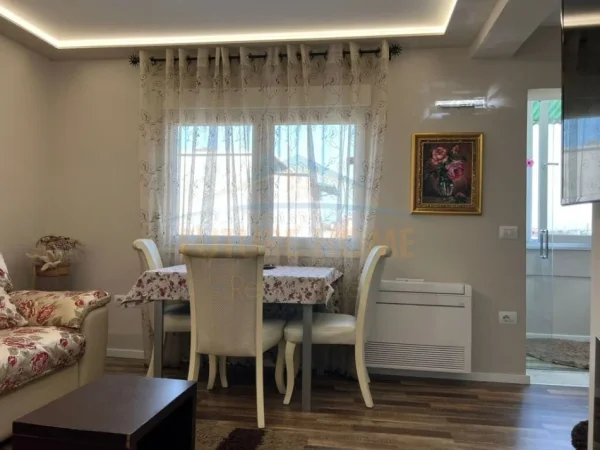 Tirane, shitet apartament 2+1+Ballkon Kati 5, 65 m² 150.000 € (Rruga Ferit Xhajko)