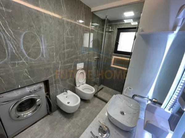 Tirane, shitet apartament 2+1+Ballkon Kati 5, 65 m² 150.000 € (Rruga Ferit Xhajko)