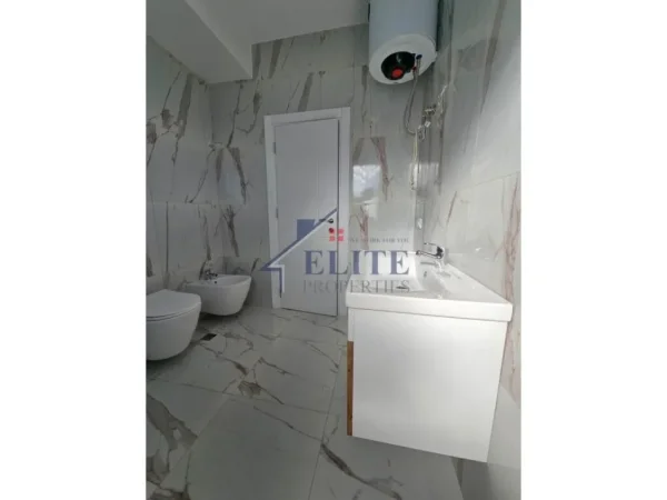 Tirane, shitet apartament 1+1+Ballkon Kati 2, 61 m² 132.000 € (Ish Nisharaku)
