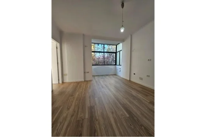 Tirane, shitet apartament 1+1 Kati 2, 46 m² 112.000 € (Rruga e Kavajës, Shqipëri)