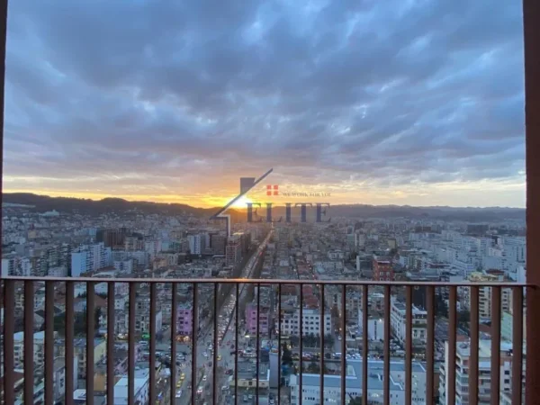 Tirane, jepet me qera ambjent biznesi Kati 2, 230 m² 4.150 € (Tirana Graden Building)