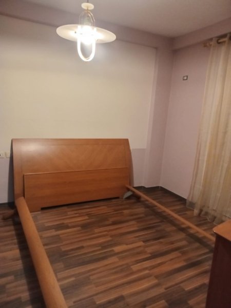 Tirane, jepet me qera apartament 1+1+Aneks+Ballkon Kati 5, 81 m² 400 € (fresk)