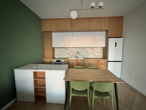Tirane, jepet me qera apartament 1+1 Kati 7, 80 m² 700 € (don bosko)