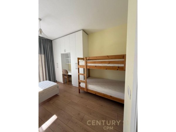 Tirane, jepet me qera apartament 2+1+Ballkon Kati 5, 90 m² 1.000 € (rruga sami frasheri)
