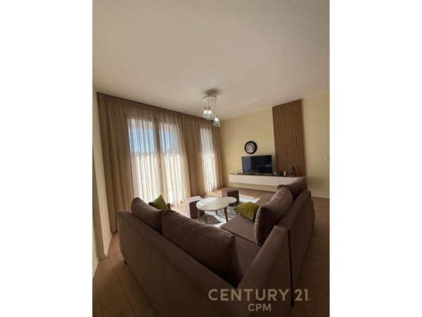 Tirane, jepet me qera apartament 2+1+Ballkon Kati 5, 90 m² 1.000 € (rruga sami frasheri)